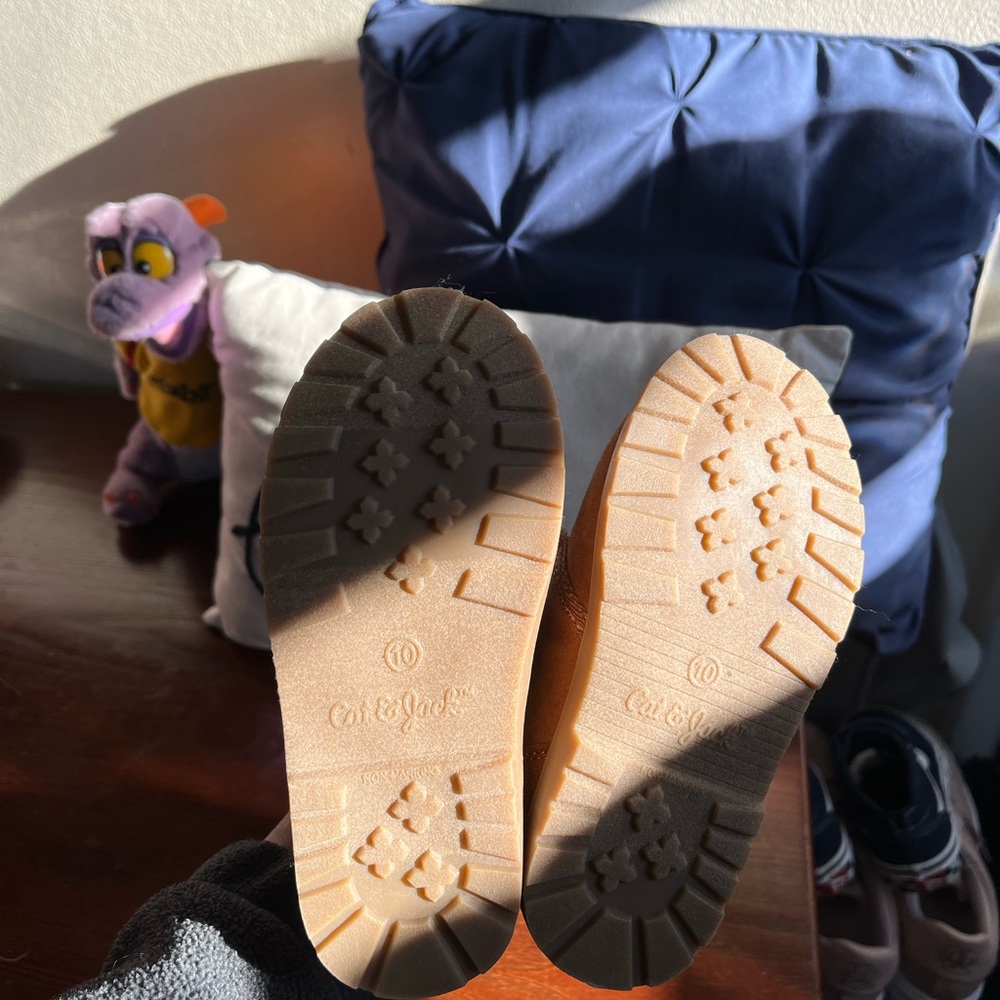 Cat & Jack Brown Kids Shoes - Picture 4 of 4